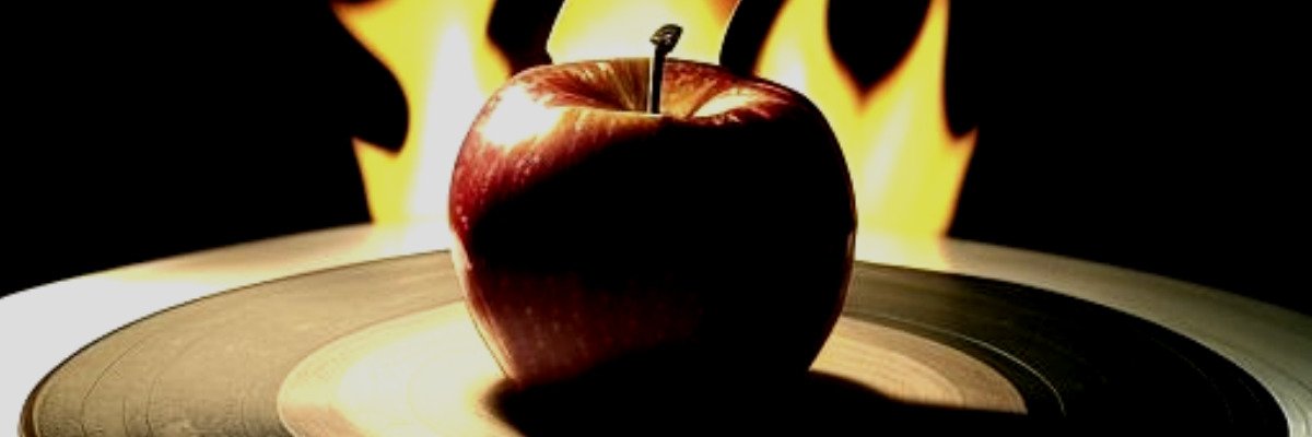 BWDerge.com-Images-Top-5-Albums-of-All-Time Best Albums of All Time - Top 5 Albums of All Time- Apple on a Record Player